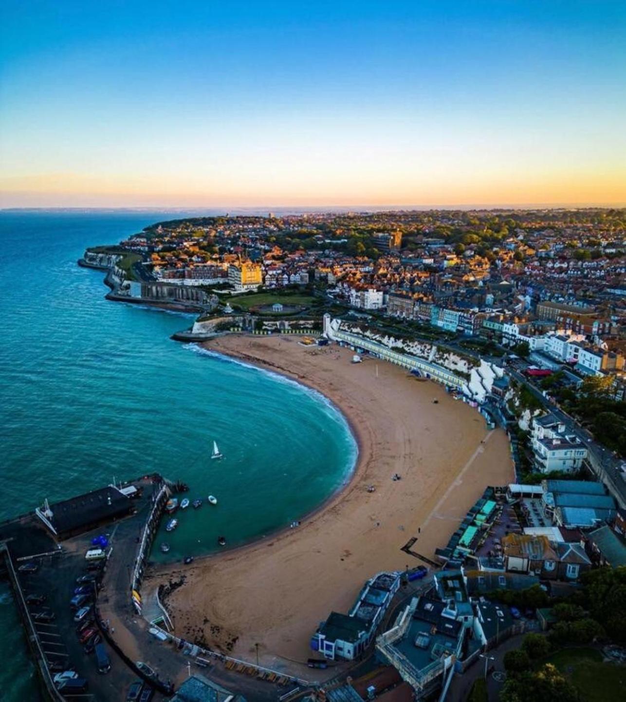 Luxury Ocean & North Foreland Golf View By Adliv Broadstairs Extérieur photo